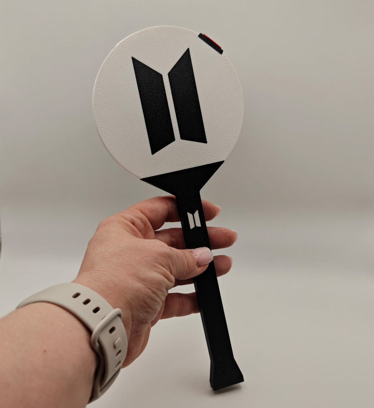 K-pop Inspired 'Tap to Pay' Wand